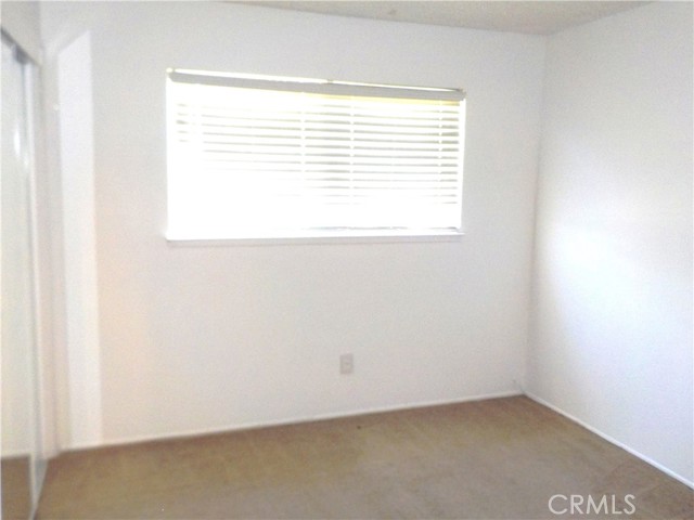 1676 Dumbarton Avenue, San Bernardino CA: https://media.crmls.org/medias/e5857747-c7cd-4030-94e9-ae9192e058ce.jpg