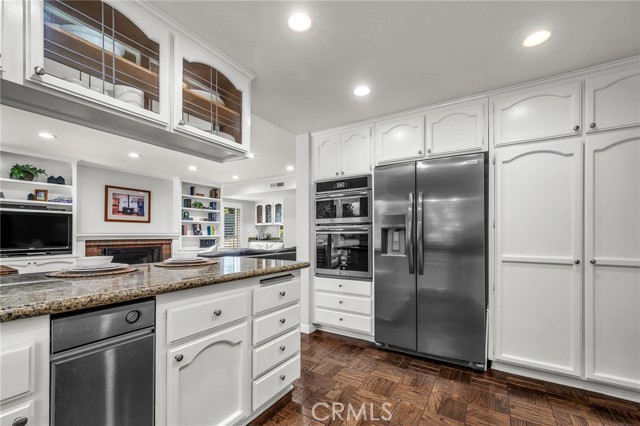 7126 Shadow Ridge Court, West Hills CA: https://media.crmls.org/medias/e585b6e3-b80a-40c7-889f-1b7c88029e7f.jpg