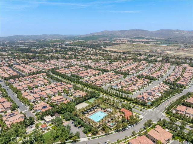 126 Paxton, Irvine CA: https://media.crmls.org/medias/e586008c-fd50-48f5-b401-35881160bf7e.jpg