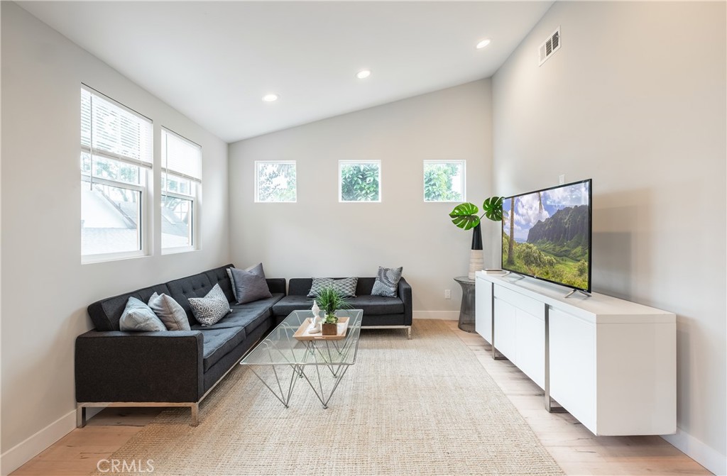 MLS #OC26160095 image #2