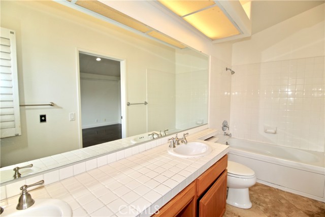 Detail Gallery Image 14 of 18 For 22325 Heritage Pass Pl, Chatsworth,  CA 91311 - 2 Beds | 2/1 Baths