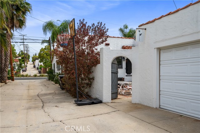Detail Gallery Image 33 of 38 For 5022 E Broadway, Long Beach,  CA 90803 - 2 Beds | 2 Baths