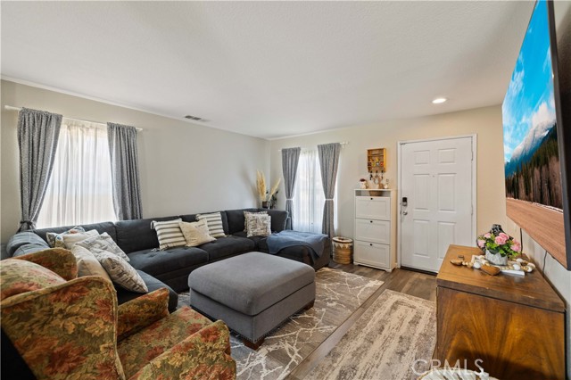 Detail Gallery Image 5 of 35 For 45064 18th St E St, Lancaster,  CA 93535 - 4 Beds | 3 Baths