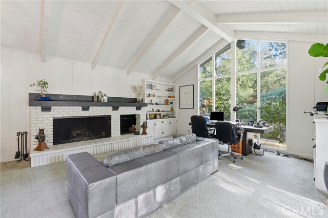 15936 Valley Wood Road, Sherman Oaks CA: https://media.crmls.org/medias/e587ab9c-7cef-4bdc-bdea-1a4474e30a84.jpg