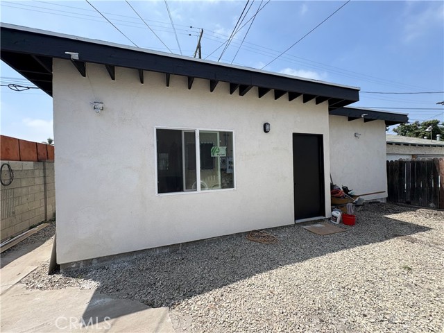 Detail Gallery Image 1 of 7 For 7315 1/2 Normandie, Los Angeles,  CA 90044 - 2 Beds | 1 Baths
