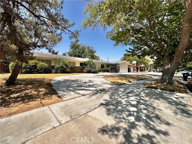 Detail Gallery Image 3 of 35 For 1027 E Avenue J5, Lancaster,  CA 93535 - 6 Beds | 3 Baths