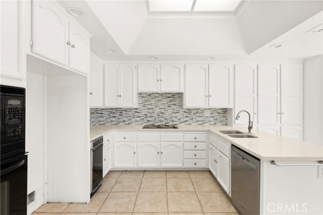 6042 Shadowbrook Circle, Huntington Beach CA: https://media.crmls.org/medias/e58a109a-0f5c-469d-9171-a737689cae76.jpg