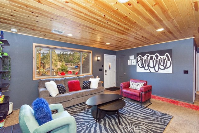 43201 Sand Canyon Road, Big Bear Lake CA: https://media.crmls.org/medias/e58a279e-23a1-431e-9155-c6fd9ef1da5c.jpg