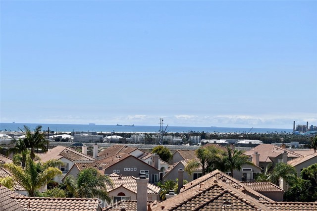 1817 Ocean Court, Costa Mesa CA: https://media.crmls.org/medias/e58a7971-aa33-4ec0-82d4-08a85f5aeabb.jpg