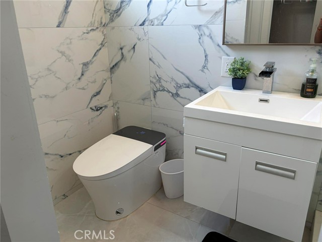 Detail Gallery Image 6 of 8 For 16561 Monroe Ln, Huntington Beach,  CA 92647 - 3 Beds | 2 Baths