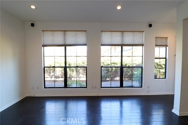 Detail Gallery Image 8 of 44 For 561 W Maple Ave, Orange,  CA 92868 - 3 Beds | 2/1 Baths