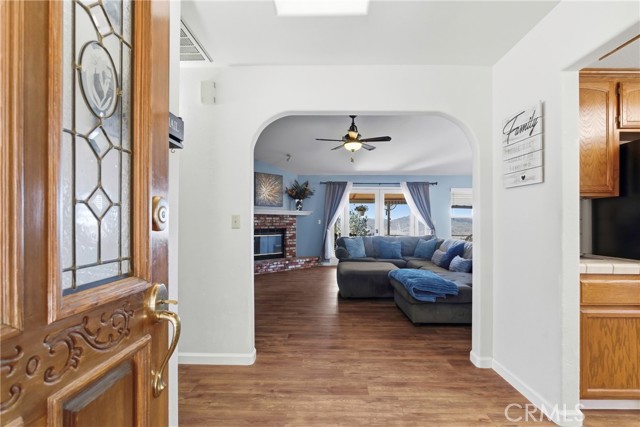 Detail Gallery Image 5 of 45 For 27100 Barkes Way, Tehachapi,  CA 93561 - 3 Beds | 2/1 Baths