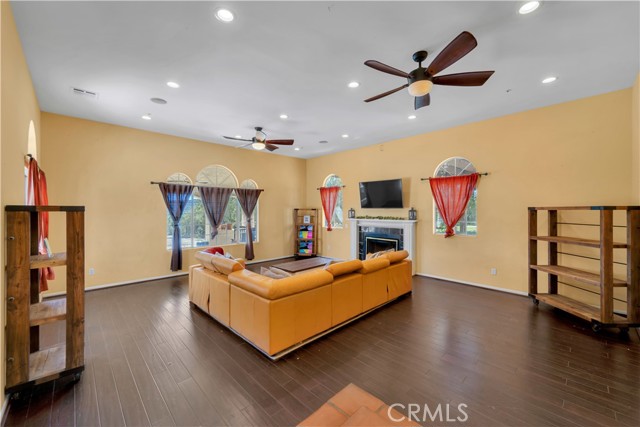 Detail Gallery Image 12 of 30 For 5731 Braeloch St, Acton,  CA 93510 - 3 Beds | 3 Baths