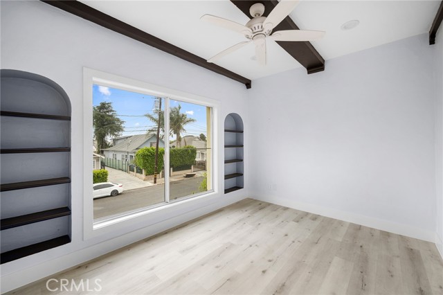 1641 S Catalina Street, Los Angeles CA: https://media.crmls.org/medias/e58d18ee-5fd8-46af-91b7-8adb3f90df55.jpg