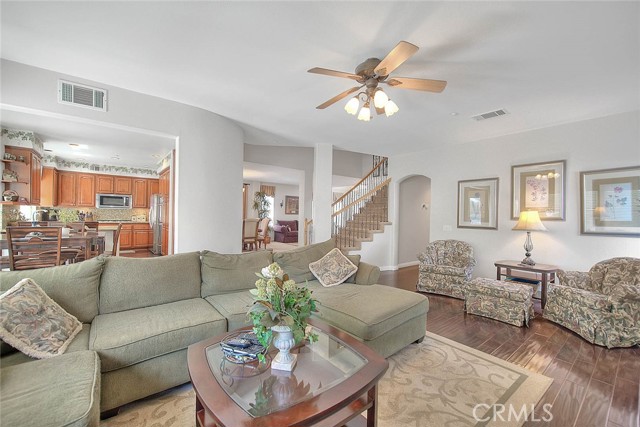 17402 Sara Lane, Chino Hills CA: https://media.crmls.org/medias/e58d6408-7e31-4a01-acb0-c0daa4f50c76.jpg