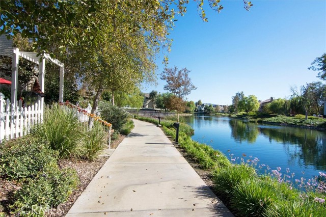 Detail Gallery Image 33 of 41 For 23361 Pike, Valencia,  CA 91355 - 4 Beds | 3 Baths