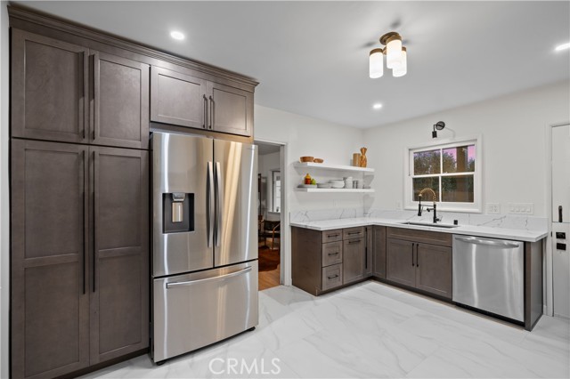 4000 Via Cardelina, Palos Verdes Estates CA: https://media.crmls.org/medias/e58e813a-3186-4549-ae5e-8b37820d639a.jpg