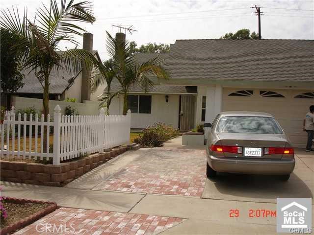 1749 N RUTHERFORD Street
