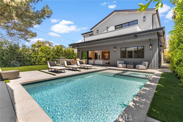 Detail Gallery Image 13 of 44 For 13602 Morrison St, Sherman Oaks,  CA 91423 - 6 Beds | 6/1 Baths