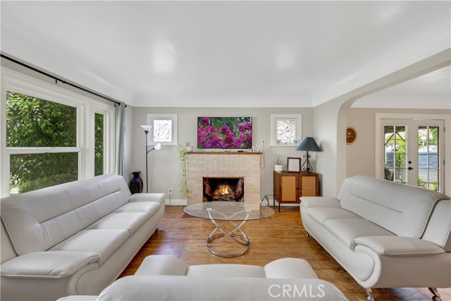 Detail Gallery Image 9 of 26 For 3501 Del Mar, Pasadena,  CA 91107 - 3 Beds | 2 Baths