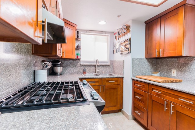 110 W Maple Street, Glendale CA: https://media.crmls.org/medias/e591041f-a7fb-4694-8802-7b80b6e77212.jpg