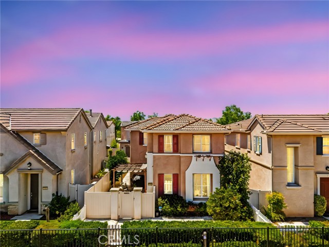 27620 Desert Gold Court, Murrieta CA: https://media.crmls.org/medias/e5930d97-5009-4968-aded-1849677448fe.jpg
