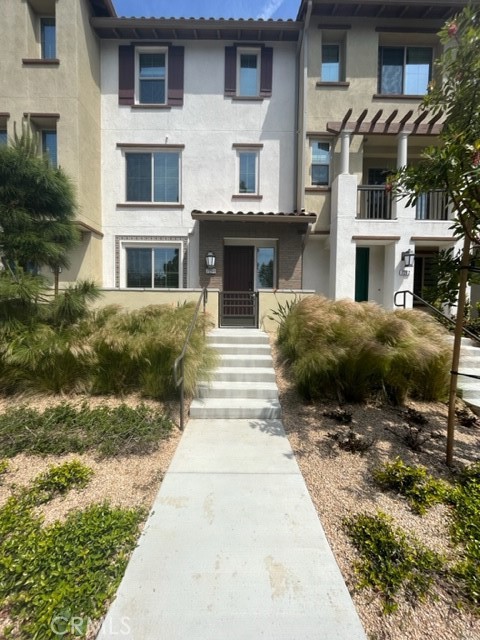 7256 Highwater Dr, Huntington Beach CA: https://media.crmls.org/medias/e5938c23-d698-4cce-9abb-18074ef6f564.jpg