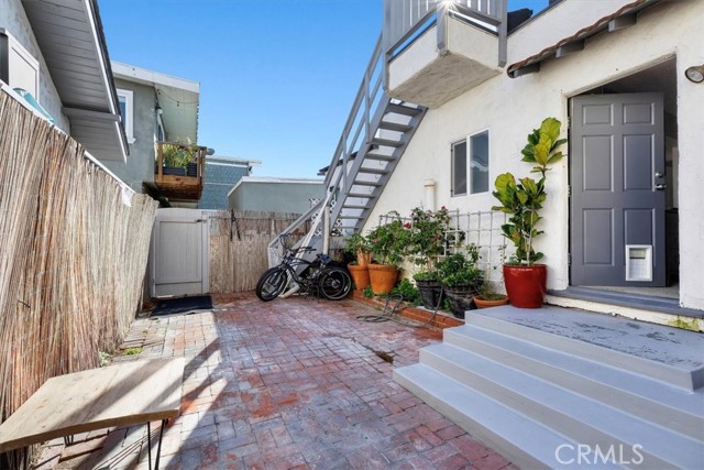 1025 Manhattan Avenue, Hermosa Beach, California 90254, ,Residential Income,Sold,Manhattan,SB24033008