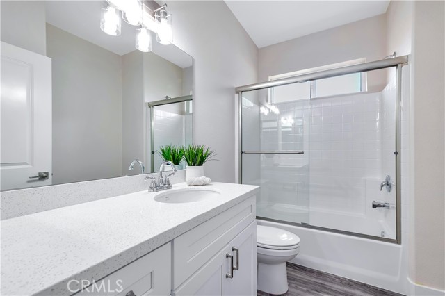 Detail Gallery Image 17 of 33 For 24757 Valley St, Newhall,  CA 91321 - 3 Beds | 2/1 Baths
