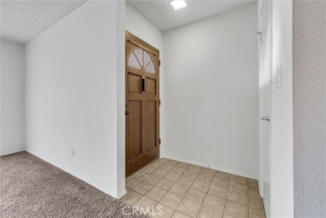 17552 Vandenberg Lane, Tustin CA: https://media.crmls.org/medias/e5945ceb-8a8c-4bb0-8afa-5d6c91bc0110.jpg