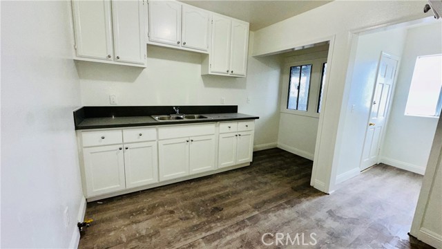 Detail Gallery Image 9 of 15 For 930 E 11th St, Long Beach,  CA 90813 - – Beds | – Baths