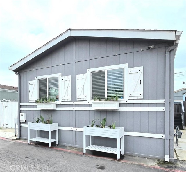 Detail Gallery Image 4 of 58 For 21752 Pacific Coast Hwy 11a,  Huntington Beach,  CA 92646 - 3 Beds | 2 Baths