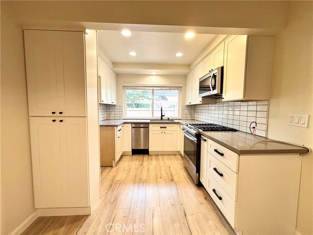 Detail Gallery Image 11 of 21 For 1709 Avenida Selva, Fullerton,  CA 92833 - 2 Beds | 2 Baths