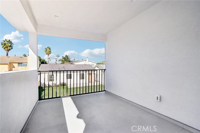 Detail Gallery Image 21 of 51 For 14931 Vose St, Van Nuys,  CA 91405 - 7 Beds | 6/1 Baths