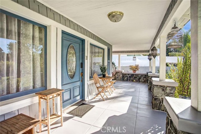 790 N El Molino, Pasadena CA: https://media.crmls.org/medias/e596b8c6-0053-4bc5-a23a-cbfd2bda6dbd.jpg