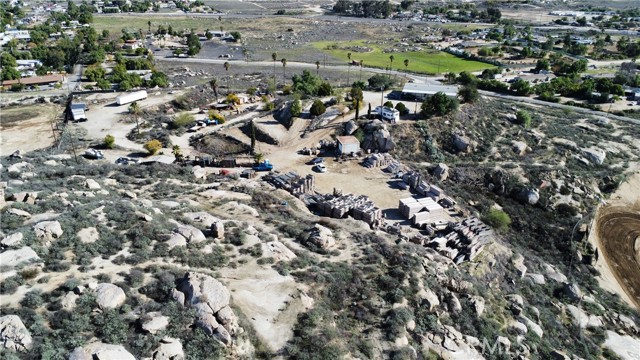 Detail Gallery Image 3 of 5 For 1020 Clayton, Perris,  CA 92570 - 3 Beds | 2 Baths