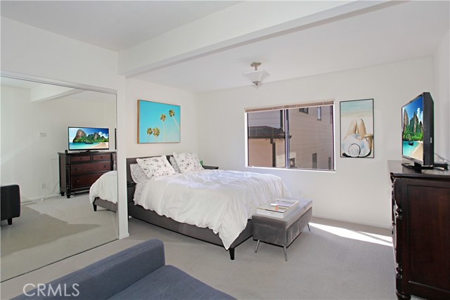 Detail Gallery Image 2 of 5 For 405 Heliotrope Ave #B,  Corona Del Mar,  CA 92625 - 0 Beds | 1 Baths