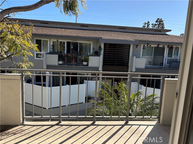 1745 Maple Avenue, Torrance CA: https://media.crmls.org/medias/e5974ca7-0718-4054-a32a-55f08d7a8f80.jpg