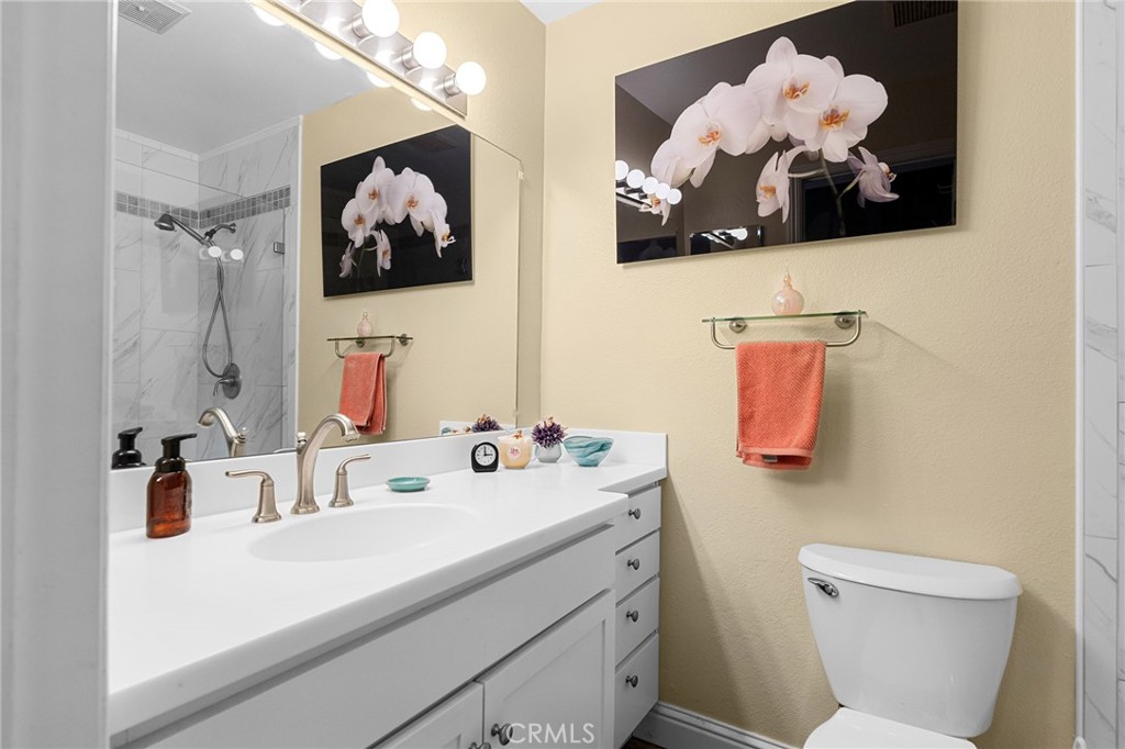https://media.crmls.org/medias/e597557b-38f4-443b-8f60-184268ba3cb3.jpg?preset=X-Large