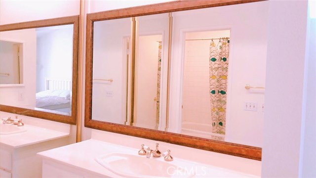 206 Alicante Aisle # 213, Irvine, California 92614, 2 Bedrooms Bedrooms, ,2 BathroomsBathrooms,Residential Lease,For Rent,206 Alicante Aisle # 213,CROC25148586