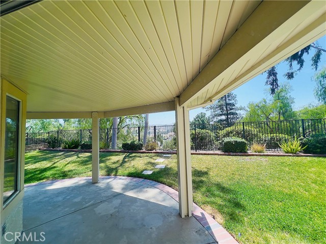 17346 Cold Spring Circle, Riverside CA: https://media.crmls.org/medias/e5986f91-8abb-4611-8232-62f79c0461ec.jpg