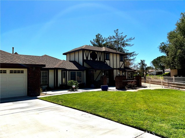 Detail Gallery Image 1 of 51 For 14899 Greenbriar Dr, Helendale,  CA 92342 - 3 Beds | 2/1 Baths