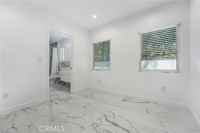 Detail Gallery Image 8 of 10 For 2170 Sunset Plaza Dr, Los Angeles,  CA 90069 - 3 Beds | 2 Baths
