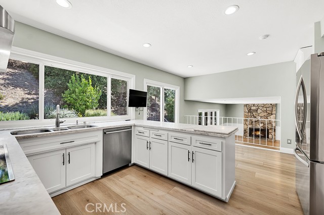 Detail Gallery Image 17 of 49 For 12444 Marva Ave, Granada Hills,  CA 91344 - 4 Beds | 3 Baths