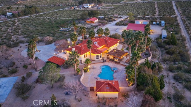 Detail Gallery Image 6 of 75 For 31024 Rabbit Springs Rd, Lucerne Valley,  CA 92356 - 4 Beds | 5 Baths
