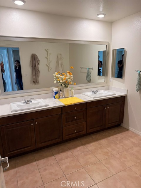 Detail Gallery Image 3 of 4 For 6938 Bank Side Dr, Jurupa Valley,  CA 91752 - 1 Beds | 1 Baths