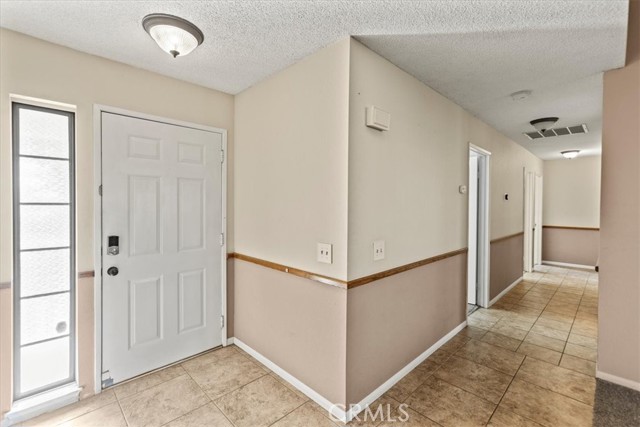 Detail Gallery Image 11 of 46 For 12852 Mountain Shadows Ct, Victorville,  CA 92392 - 4 Beds | 2 Baths