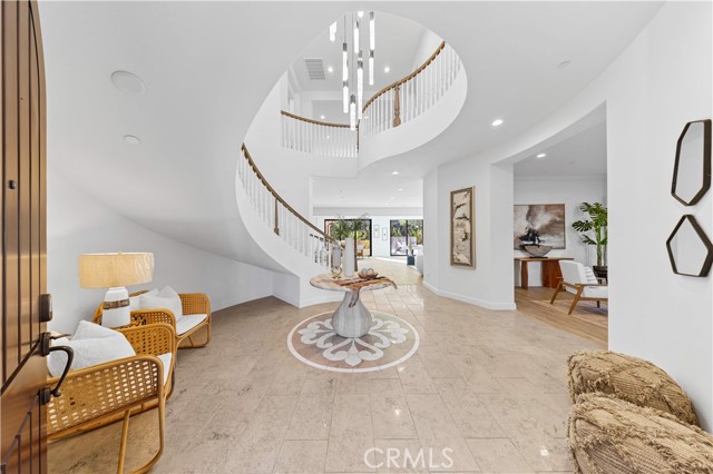 Detail Gallery Image 13 of 68 For 111 Great Oak, Irvine,  CA 92602 - 5 Beds | 5/1 Baths