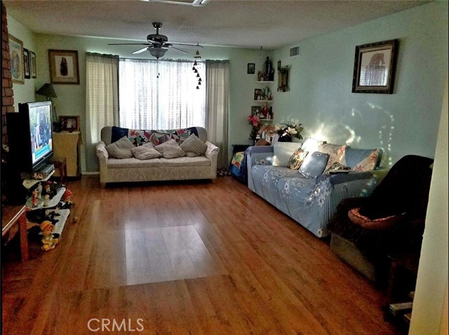 Detail Gallery Image 2 of 20 For 12446 Herrick, Sylmar,  CA 91342 - 6 Beds | 3 Baths