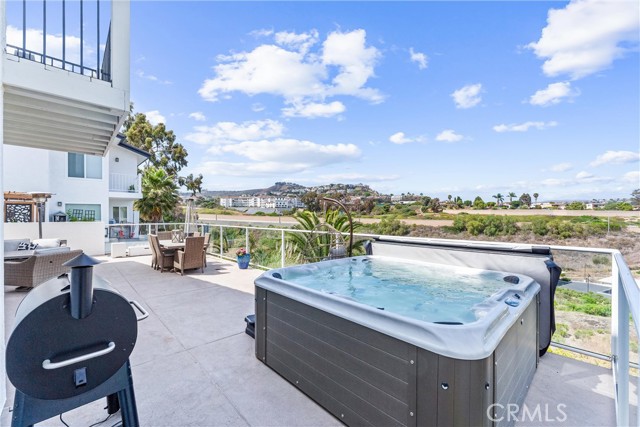 3208 Calle Grande, San Clemente CA: https://media.crmls.org/medias/e59b7719-8ee5-4a2b-9f28-bb018f2ffd68.jpg